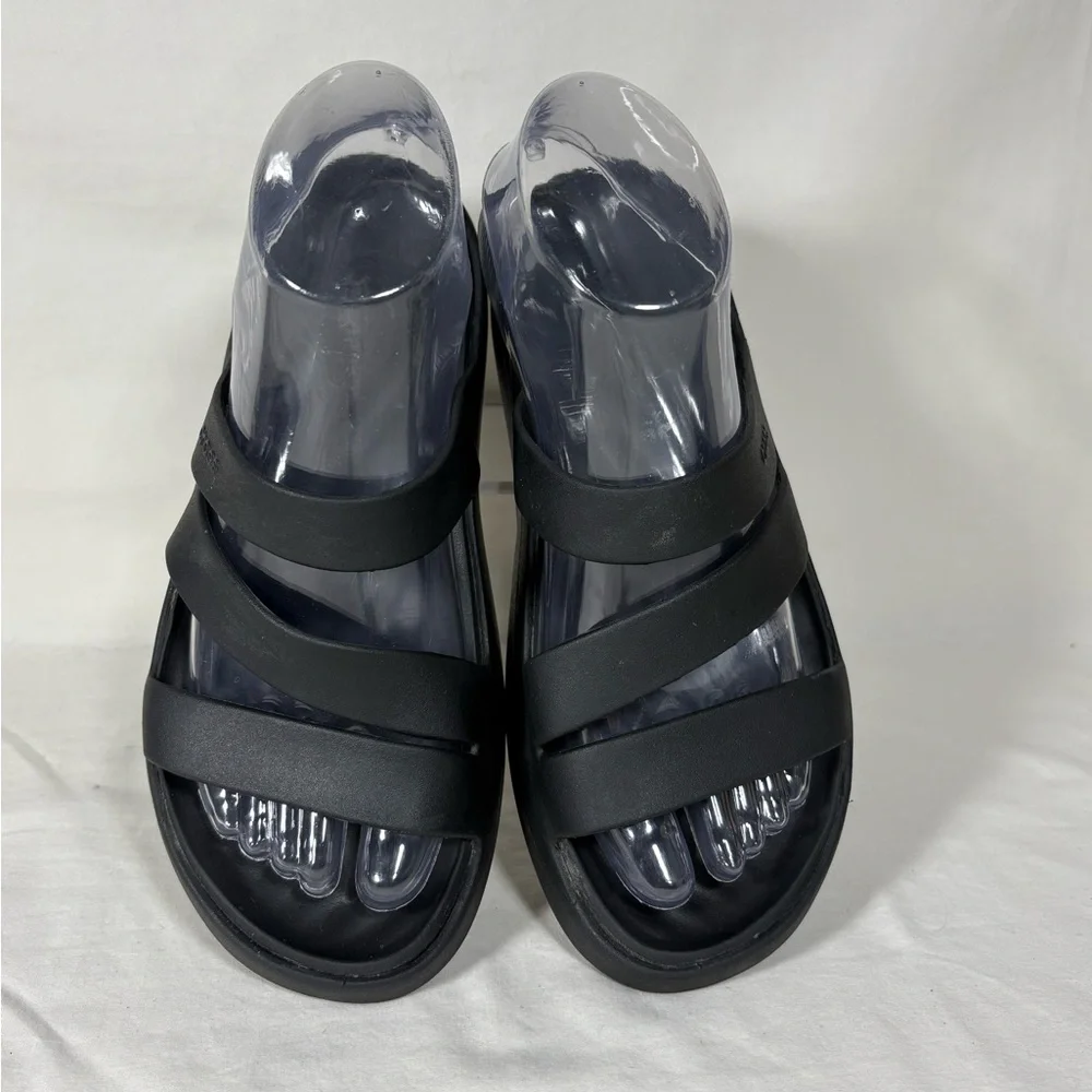 CROCS Getaway Black Sandals - Women's Size 7 - Picture 3 of 11